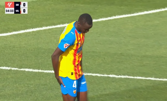 Mouctar Diakhaby se retira lesionado del partido contra el Girona