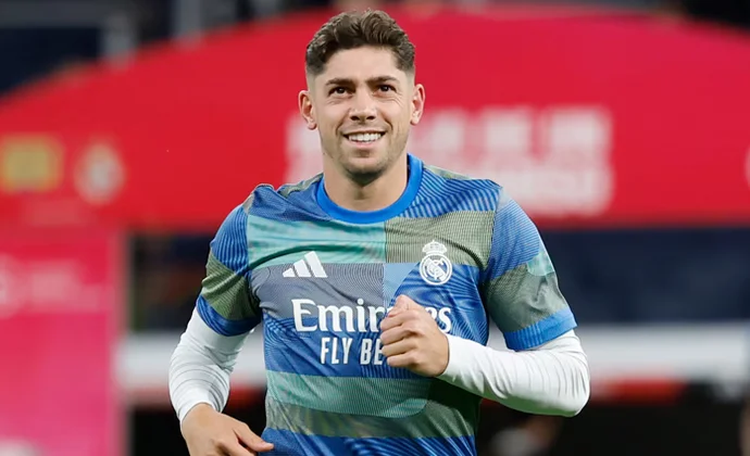 Valverde se cita con la ironía y encuentra su mejor versión desde el lateral