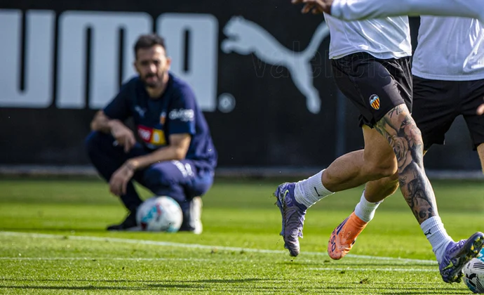 Diakhaby pasa pruebas médicas en la vuelta al trabajo del Valencia
