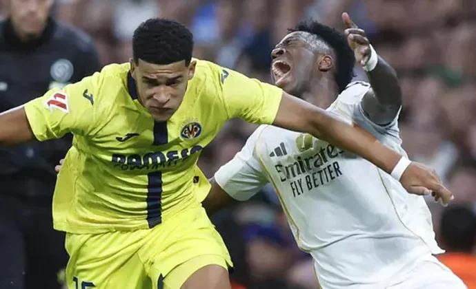 El Villarreal recurre la segunda tarjeta amarilla de Santiago Mouriño en el Bernabéu