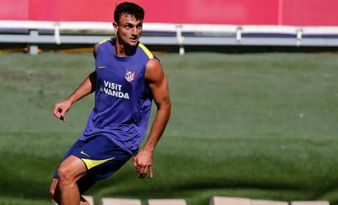 Simeone ensaya con Pubill de lateral para el amistoso contra el Inter