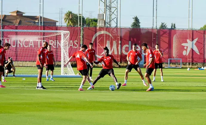 Nianzou hace parte de la sesión del martes con el grupo