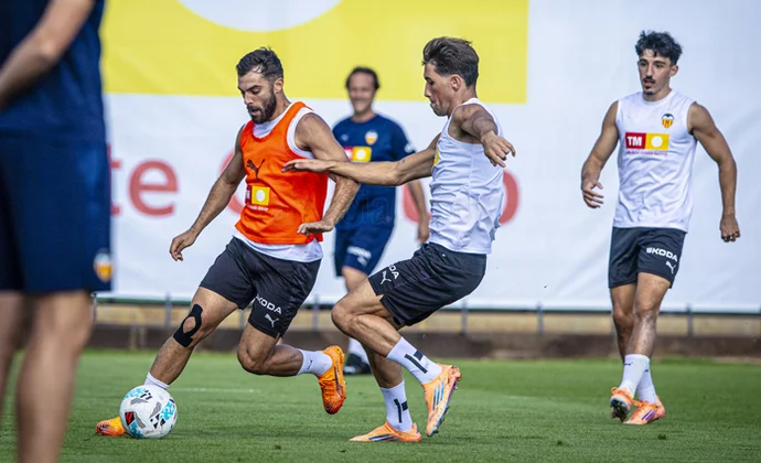 Ugrinic, Foulquier y Diakhaby, al margen en el entrenamiento del miércoles
