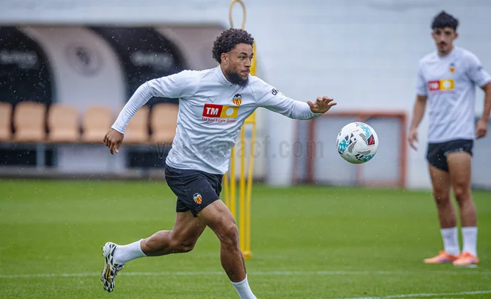 El Valencia avanza en la semana de parón sin Diakhaby, Ugrinic ni Foulquier