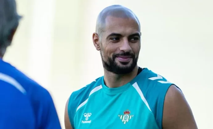 Marruecos libera a Amrabat, que sigue recuperándose de su lesión