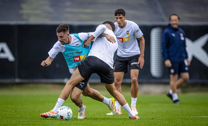 Ugrinic vuelve a resentirse de las molestias y Foulquier repite con el grupo