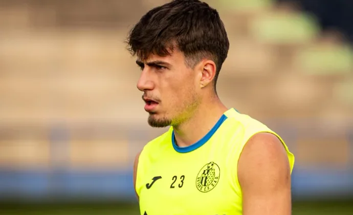 Adrián Liso ya se ejercita con el grupo mientras Bordalás espera el regreso de Djené