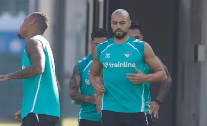 Amrabat se suma al grupo y Rodríguez se queda en el gimnasio tras volver de Suiza