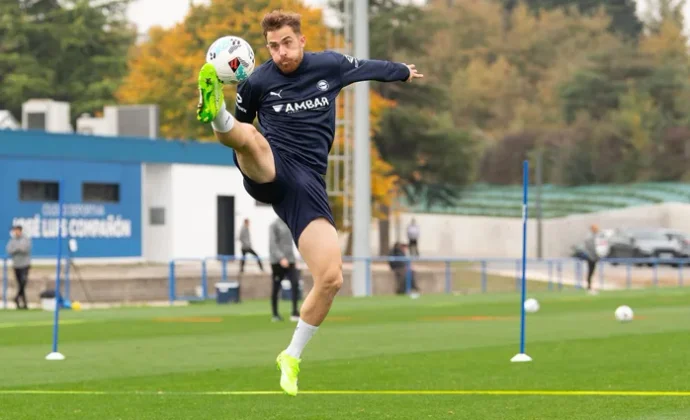 Toni Martínez, Calebe y Diarra suman otro entrenamiento con el grupo