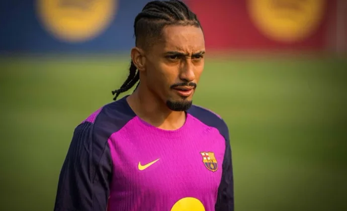 Raphinha supera la prueba de control y se le espera para el Clásico