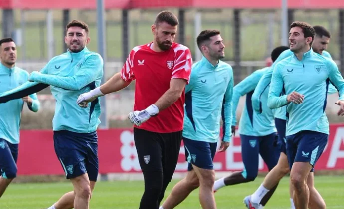 Valverde recupera a Paredes y a los tres internacionales