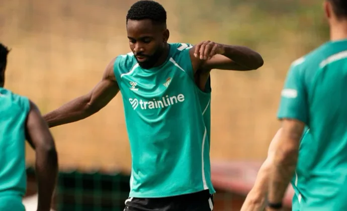 Bakambu vuelve al grupo e Isco es la única baja en la sesión