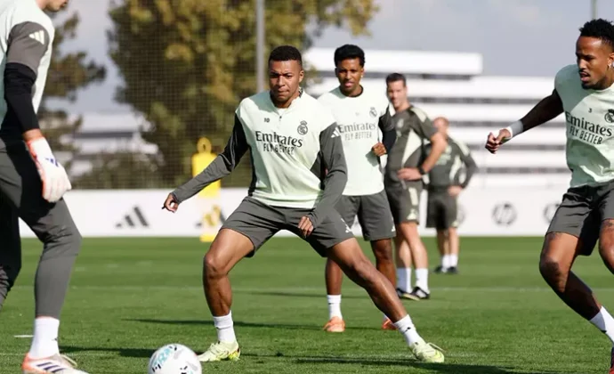 Mbappé y los internacionales vuelven al grupo y Ceballos se suma a las bajas