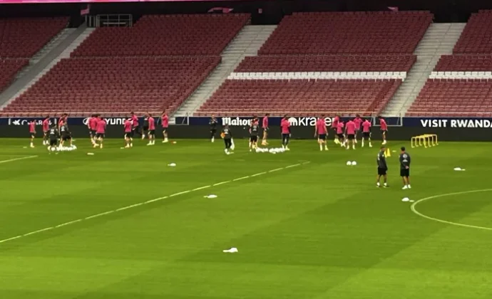 Simeone ensaya once con defensa de cinco y Baena en la mediapunta