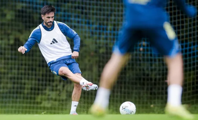 El Real Oviedo completa una sesión de recuperación pendiente de Cazorla