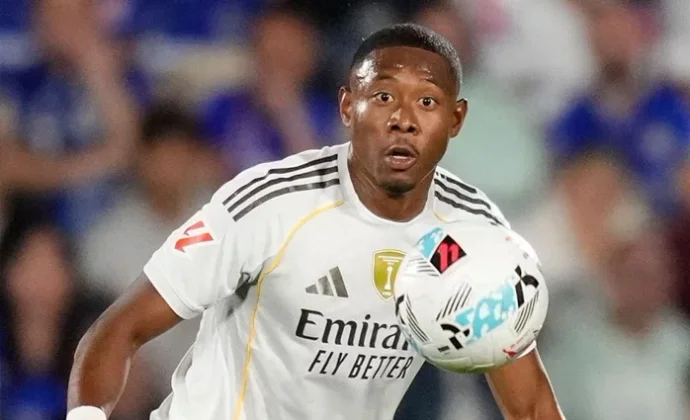 Alaba, sustituido en el descanso por una sobrecarga