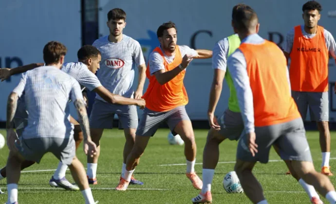 El Espanyol retoma los entrenamientos con la única baja de Puado