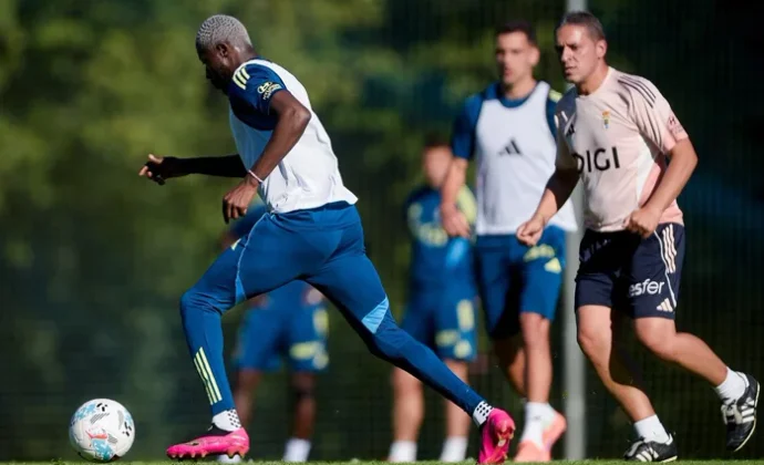 El Real Oviedo avanza en la semana de trabajo sin Cazorla