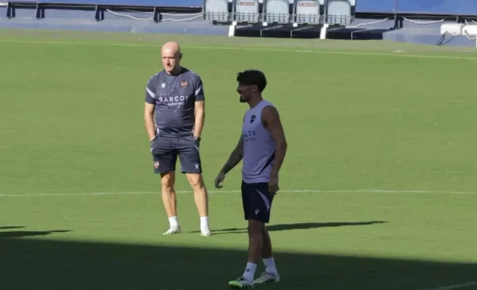 Carlos Álvarez trabaja al margen, pero no está descartado para Mallorca