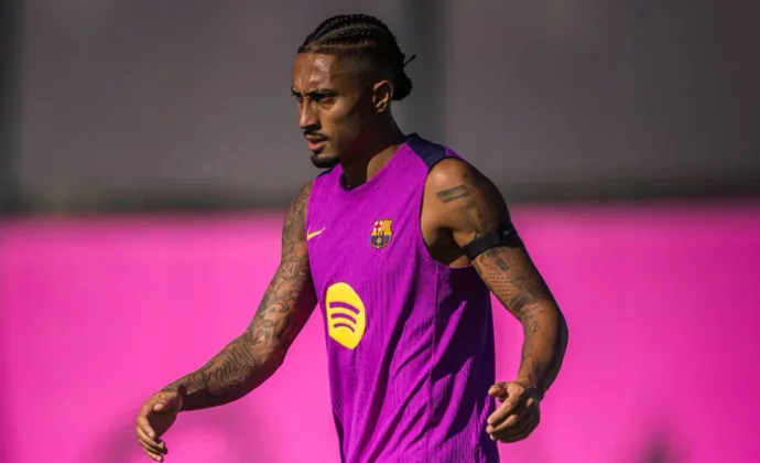 De Jong se ausenta por una indisposición, Raphinha repite con el grupo y Lewandowski sigue al margen