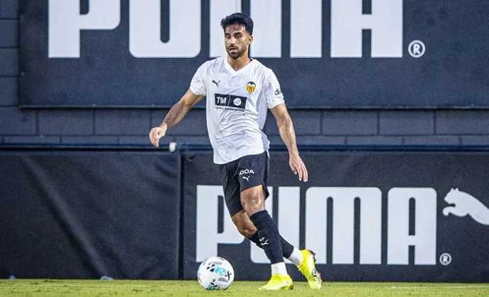 Las Provincias da por hecho que Cömert será titular en el derbi