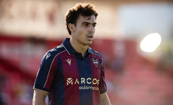 Manu Sánchez no tiene cláusula podrá enfrentarse al Celta en la jornada 11