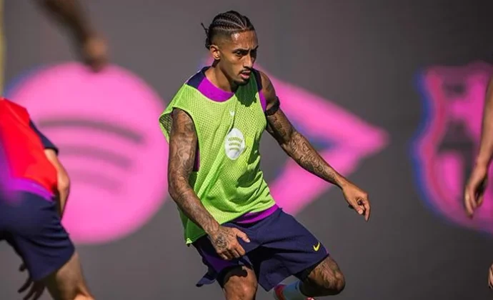 Raphinha se retira de la sesión con malas sensaciones