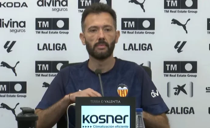 Corberán, sobre Copete, Foulquier, Ugrinic, Thierry, Gayà, el sistema y el Villarreal