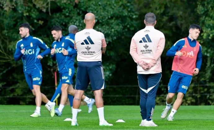 El Real Oviedo prepara la Copa pendiente de Cazorla y Ejaria