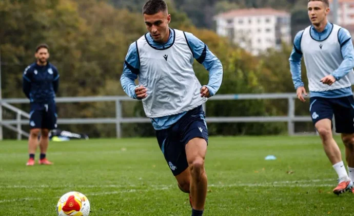 Karrikaburu se incorpora al grupo y Zubeldia continúa al margen