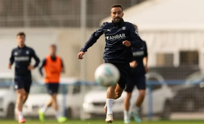 El Alavés vuelve al trabajo y prepara la Copa sin Pacheco