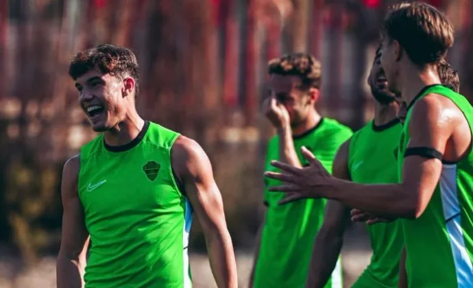 El Elche arranca la semana sin Diangana; Bambo trabaja para volver a tiempo para la Copa