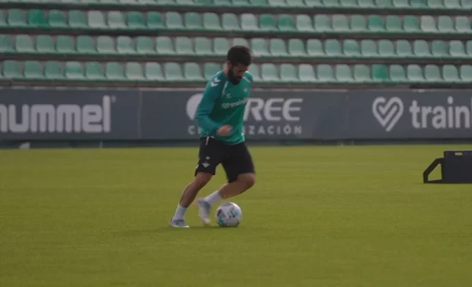 Isco evoluciona favorablemente a dos semanas de su incorporación al grupo