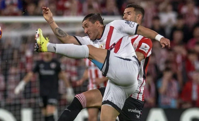 El Pacha Espino se cae de la lista de Copa por problemas físicos