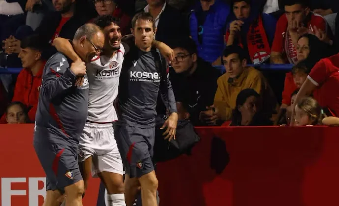 Iker Benito preocupa tras sufrir un traumatismo en la rodilla derecha