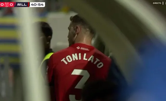 Antonio Lato recae de su lesión en el partido de Copa