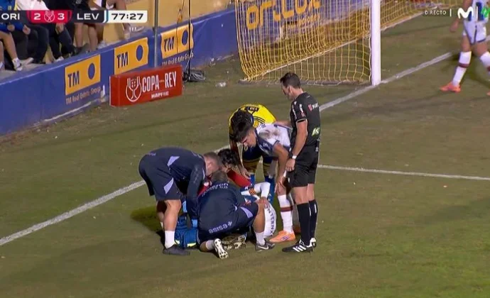 Pablo Martínez es sustituido por lesión en el debut copero del Levante