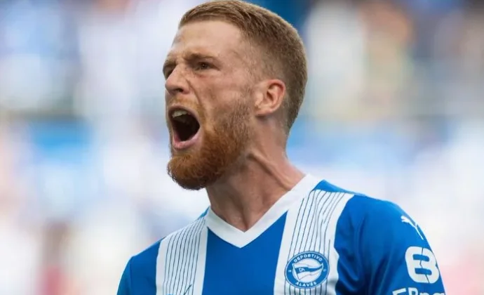 Carlos Vicente peligra por gestión rotacional para el once contra el Espanyol