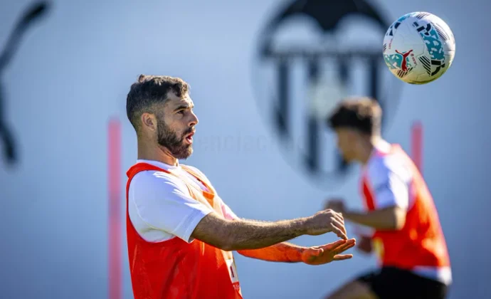 Javi Guerra y Beltrán vuelven al grupo y Corberán tiene cuatro bajas