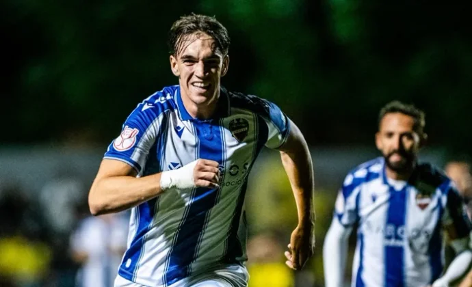 Carlos Espí llama a la puerta de Calero con trabajo y goles