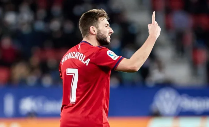 Moncayola firma un pacto con el carril derecho hasta 2026