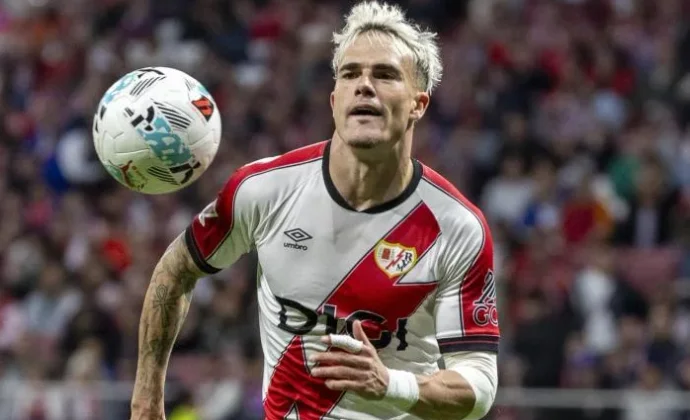 Pep Chavarría no jugará contra el Lech Poznan por sanción y recibirá descansado al Real Madrid