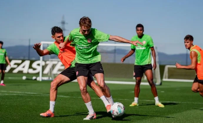 Iván Martín se incorpora al grupo y llega a tiempo, pero Blind es baja