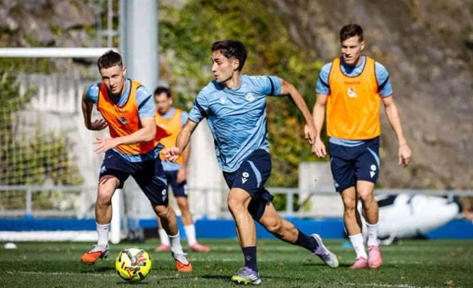 Zakharyan y Barrenetxea empiezan la semana al margen del grupo