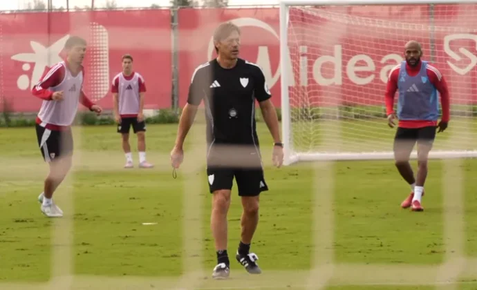 Alfon, Cardoso, Agoumé, Azpilicueta y Romero, bajas en el entrenamiento del miércoles