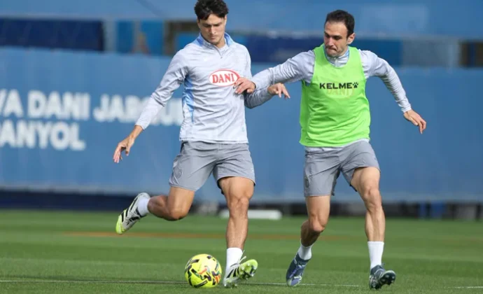 Kike García y Luca Koleosho se incorporan al grupo sin problemas