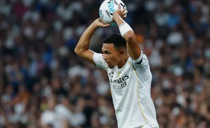 Alonso valorará a partir de mañana si Alexander-Arnold juega 60 o 30 minutos en Vallecas