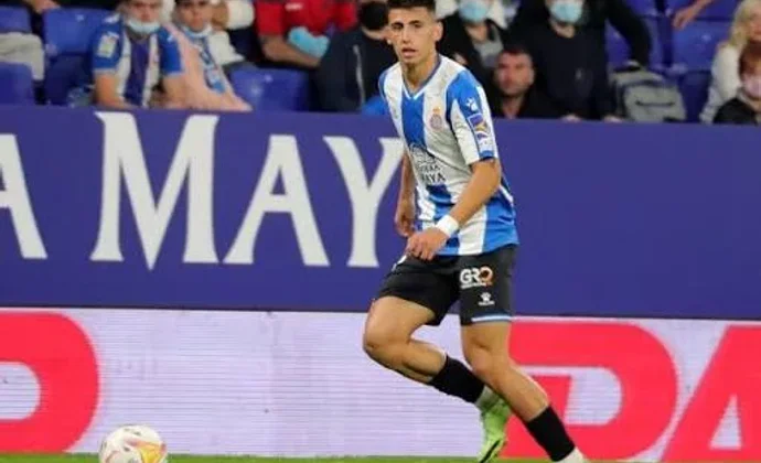 Rubén Sánchez sucumbe en el tercer asalto y El Hilali reclama su sitio