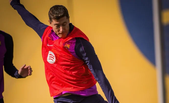 Flick deberá tomar una decisión con Olmo y Lewandowski en Vigo