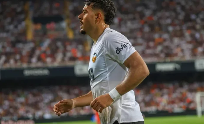 El Valencia fichó a Ugrinic lesionado y el Young Boys lo ocultó